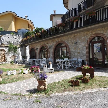B&B La Tana Dell'orso Villalago Esterno foto