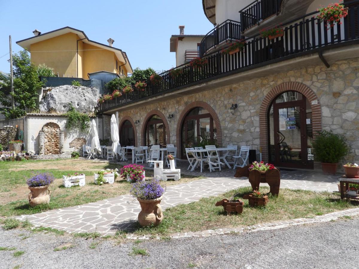 B&B La Tana Dell'orso Villalago Esterno foto
