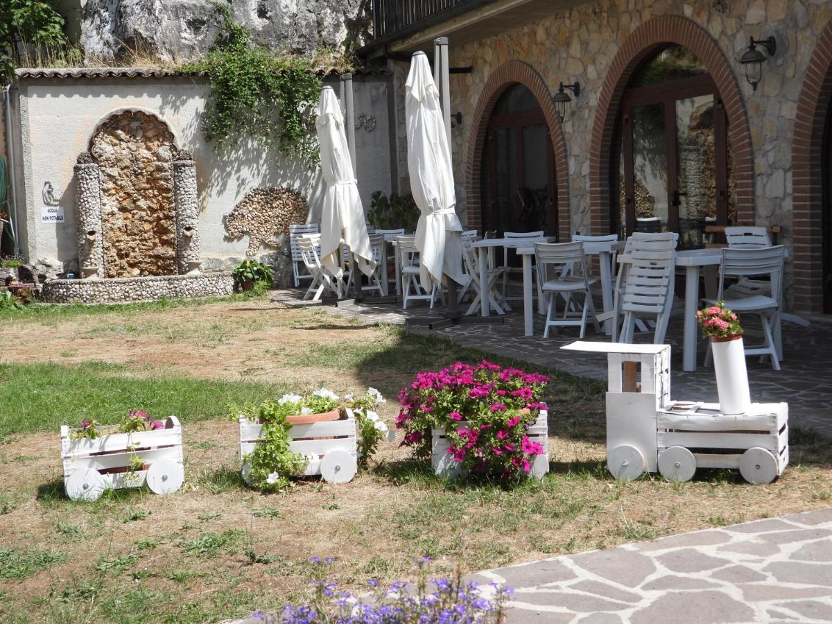 B&B La Tana Dell'orso Villalago Esterno foto
