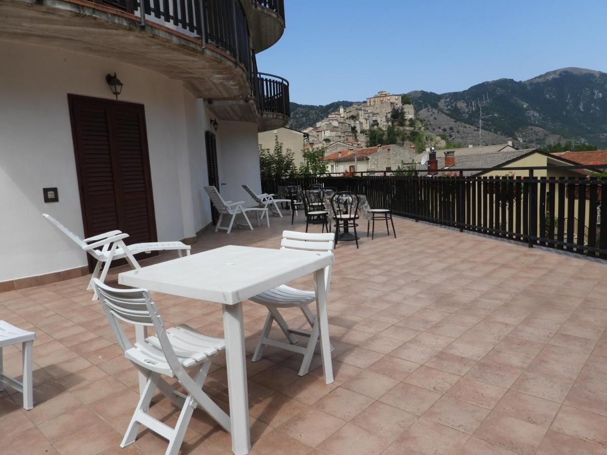 B&B La Tana Dell'orso Villalago Esterno foto