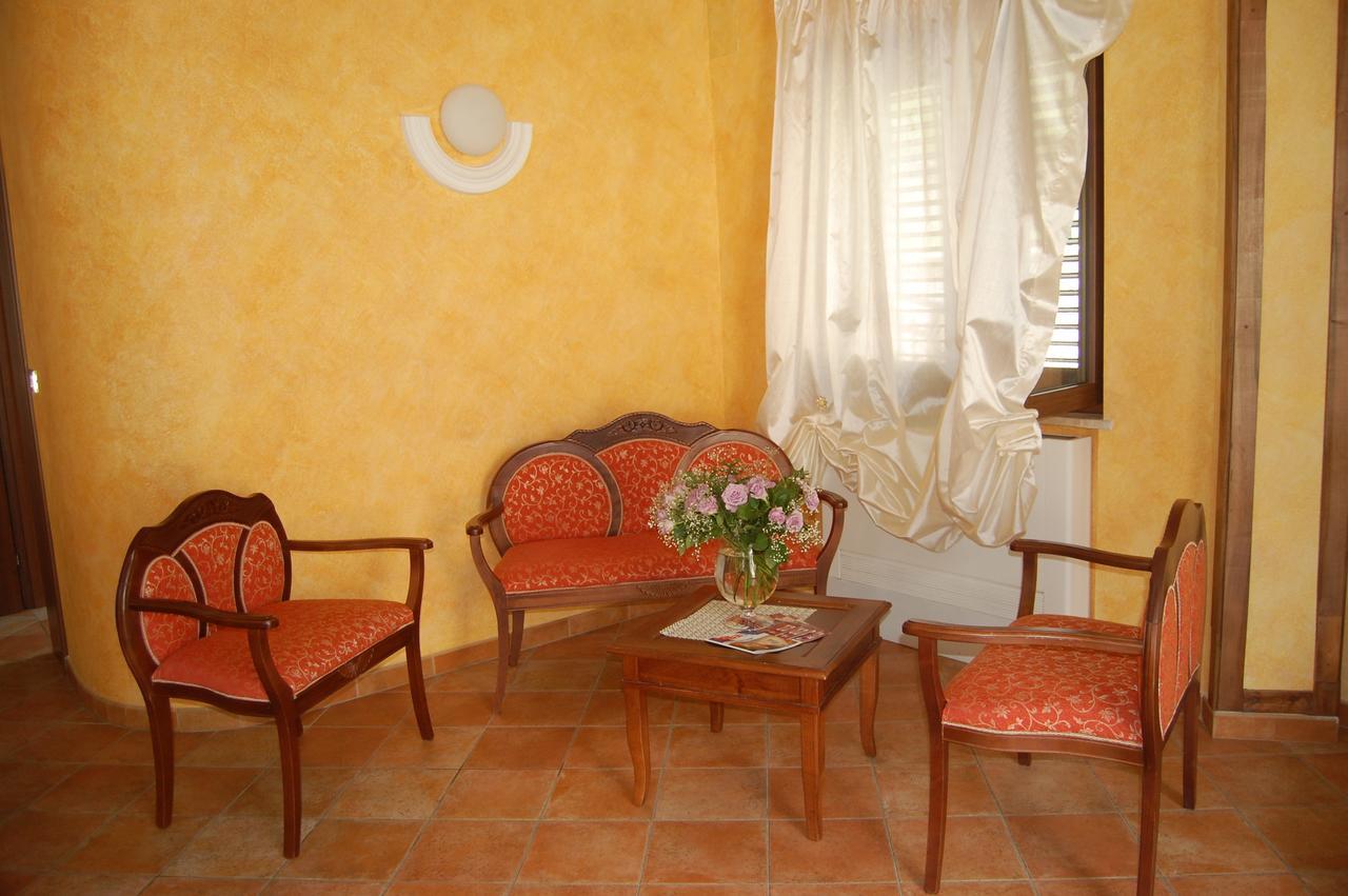 B&B La Tana Dell'orso Villalago Esterno foto