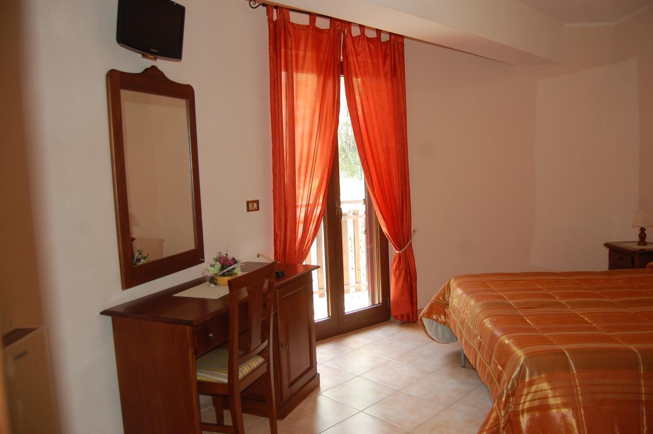 B&B La Tana Dell'orso Villalago Esterno foto