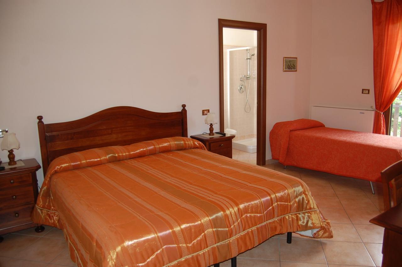 B&B La Tana Dell'orso Villalago Esterno foto