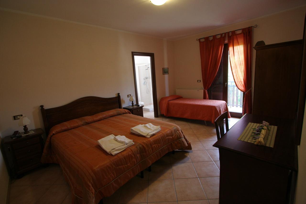 B&B La Tana Dell'orso Villalago Esterno foto
