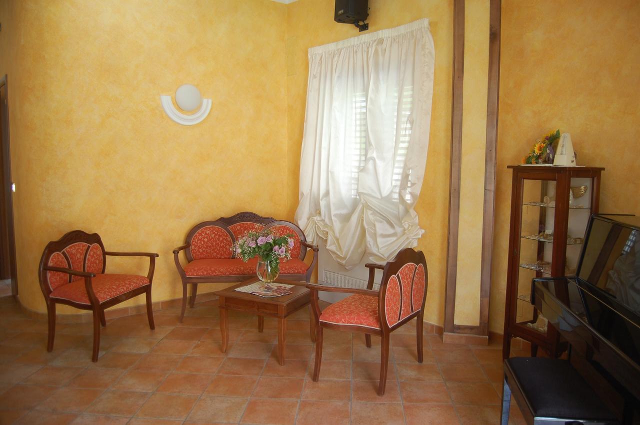 B&B La Tana Dell'orso Villalago Esterno foto